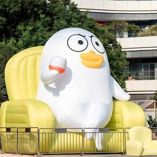 AT185848WQ Industrial Fabric PVC-Coated Polyester for Inflatable Water Parks &amp; Mattresses Durable Inflatable Castle Material